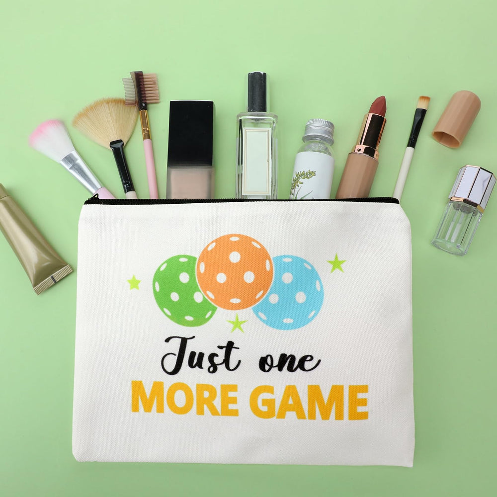 Paterr dink ball cosmetics-fit-9x6-7-inches shows ideal 23x17 cm size for travel sets.