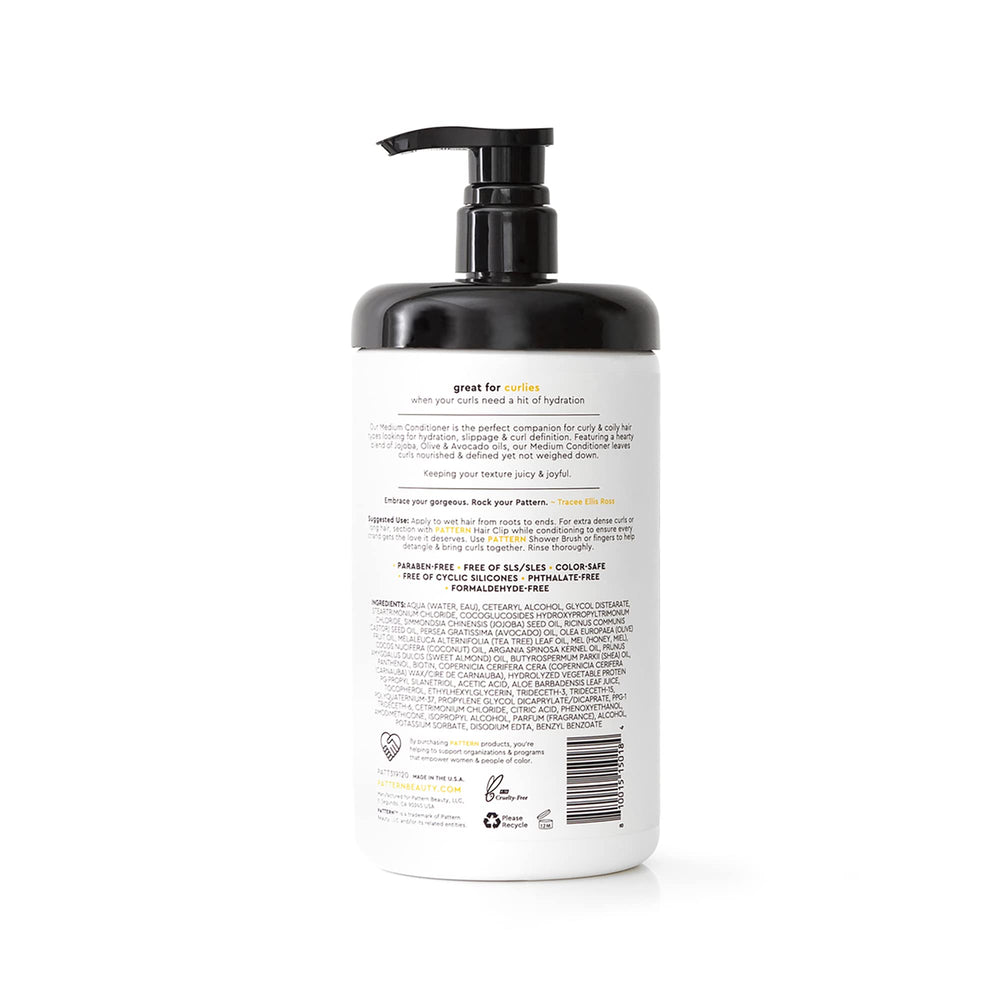 PATTERN Beauty application scene highlights creamy texture for easy distribution.