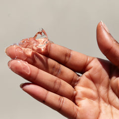 Pattern Beauty Strong Hold Gel sea moss ingredient zoom emphasizes nourishing curls.