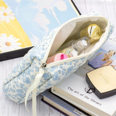 PAZIMIIK spacious main compartment keeps cosmetics neatly accessible during busy days.