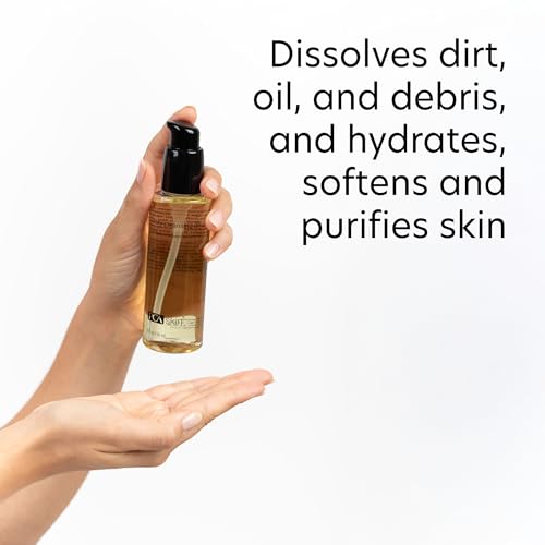 PCA SKIN Daily Cleansing Oil lathering with water to create a creamy cleanse.