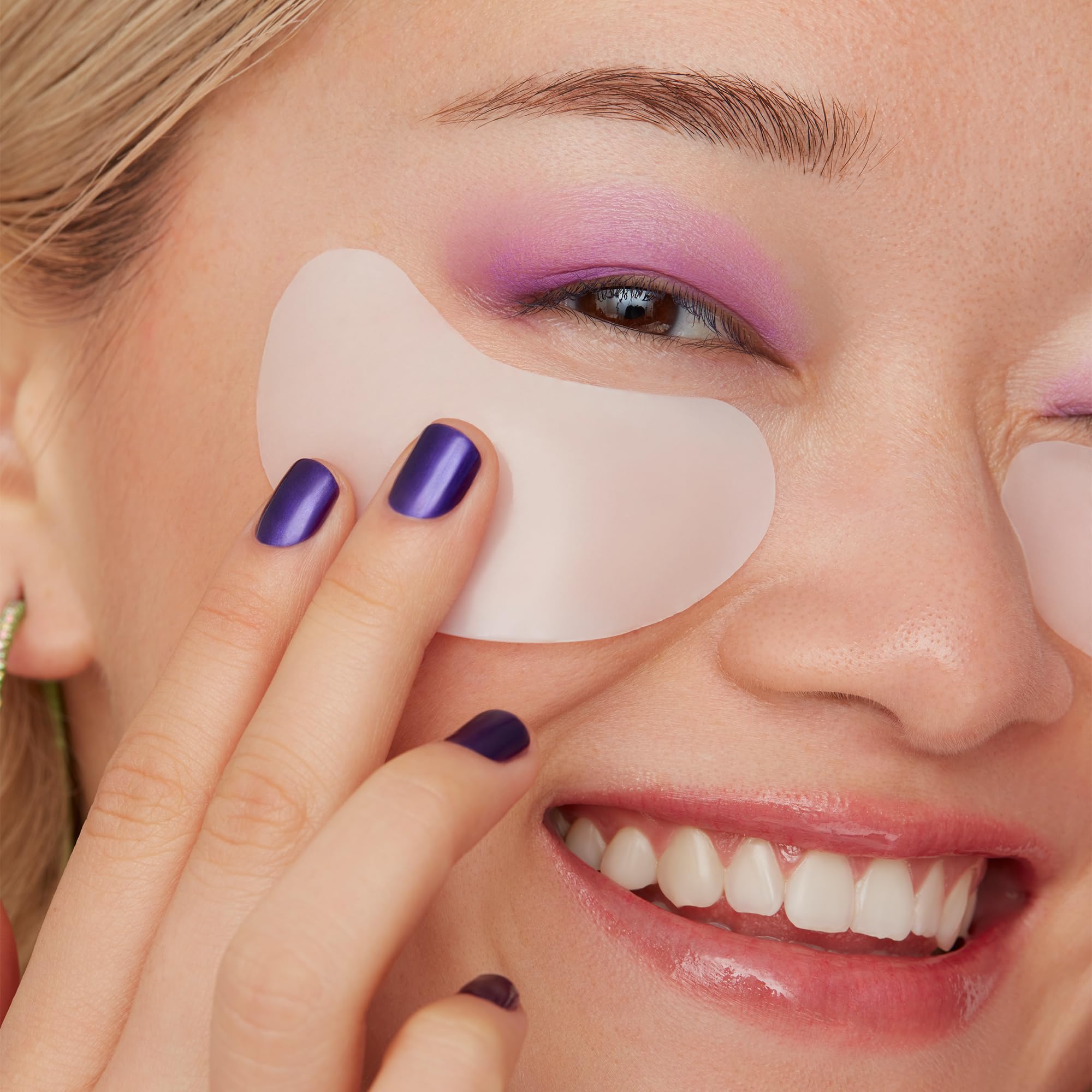 Peace Out Puffy Eyes packaging close-up highlights value of six-pair bundle.