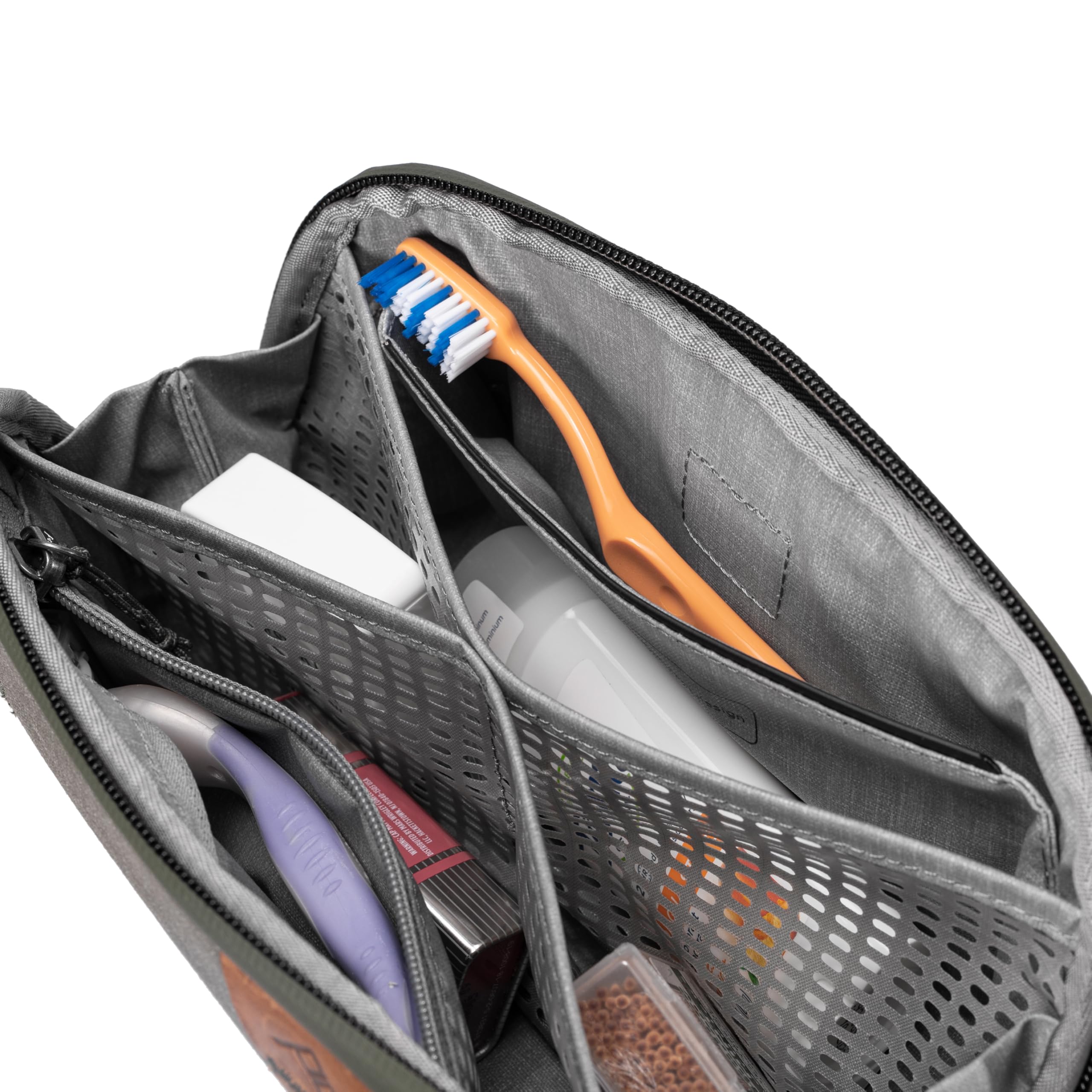 Peak Design Small Wash Pouch hanging hook ready for vertical storage