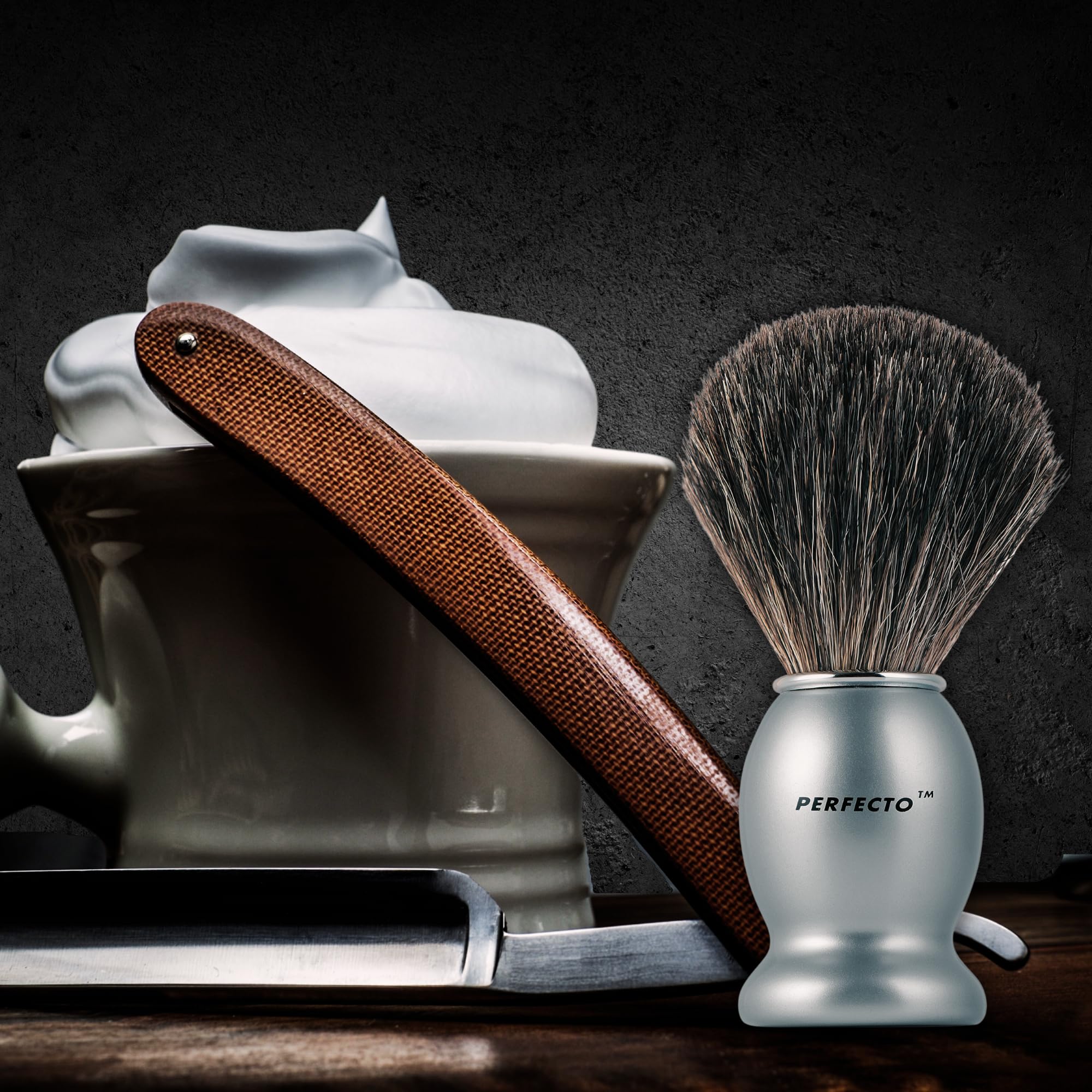 Perfecto badger shaving brush exfoliation action preps skin for a clean shave.