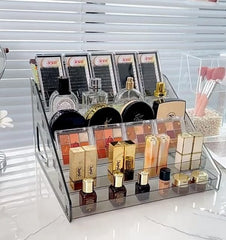 Pero Pero acrylic sunglasses organizer display keeps frames organized and on display.