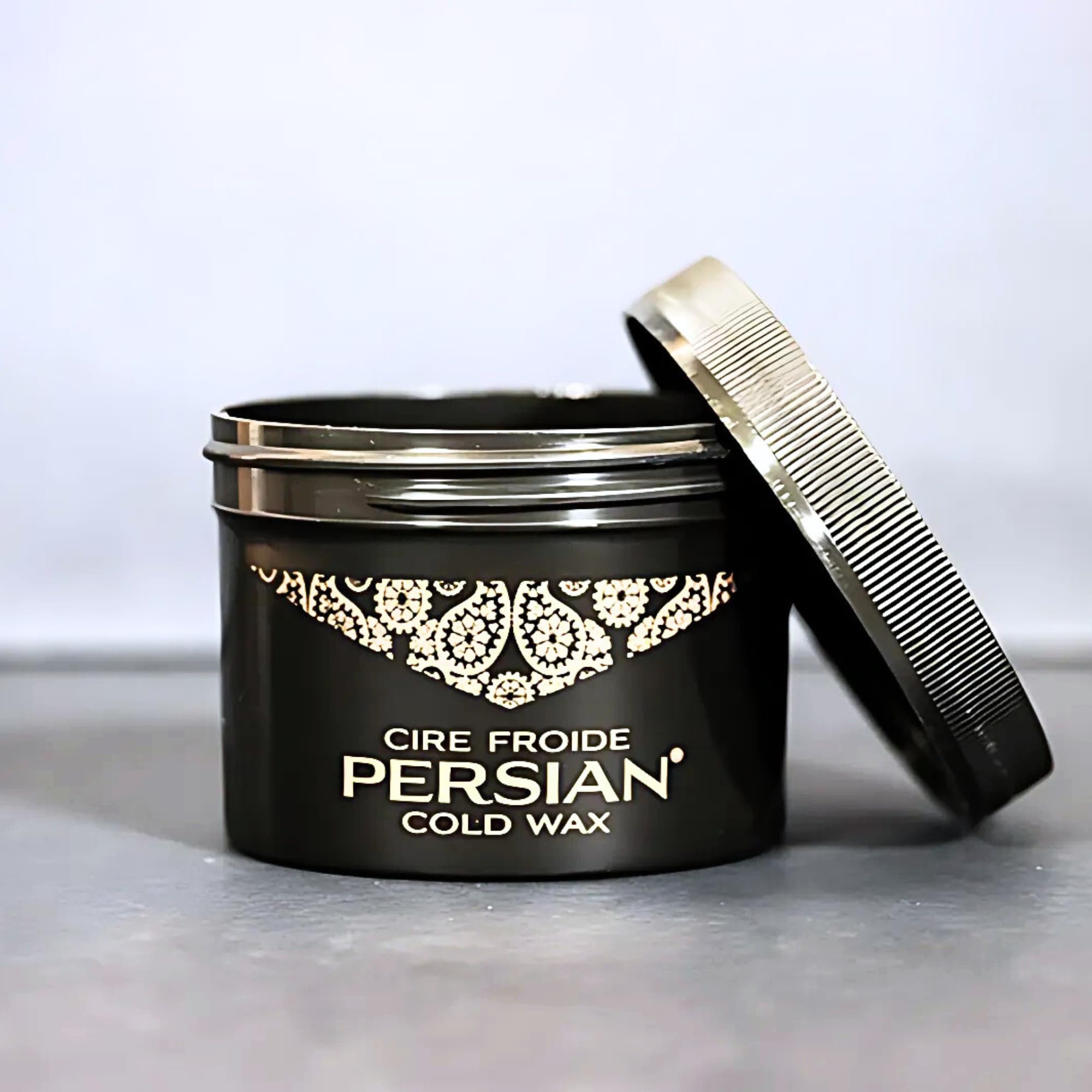Persian Cold Wax Kit water-washable formula for easy cleanup.