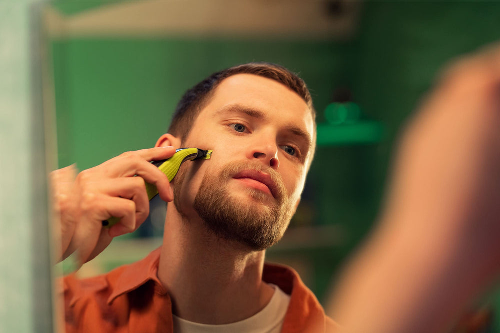 Philips OneBlade electric razor edge emphasizes sharp, even passes.