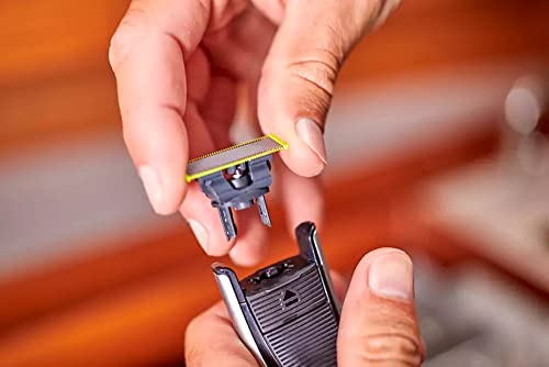 Philips OneBlade QP220/50 fits all OneBlade handles and Pro models.