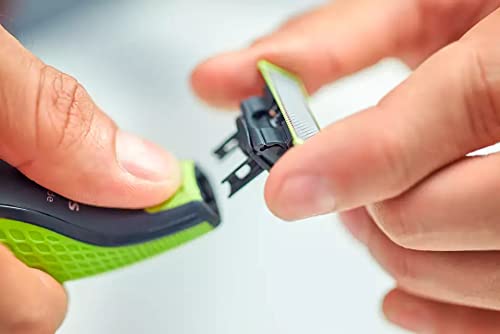 Philips OneBlade QP220/50 usage indicator reminds when to replace blades.