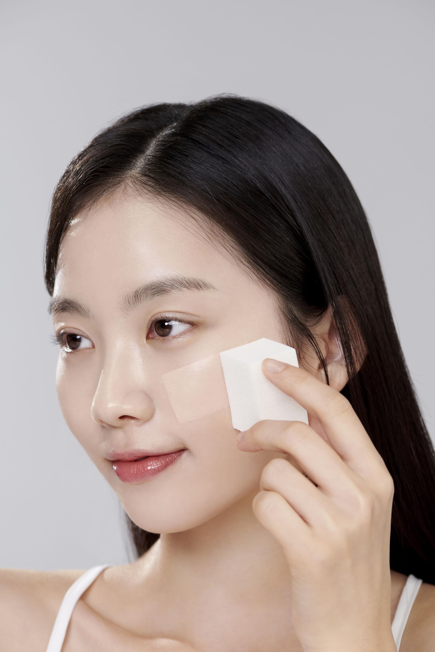 Piccasso 2-Way spatula ideal for liquid and cream foundation blending.