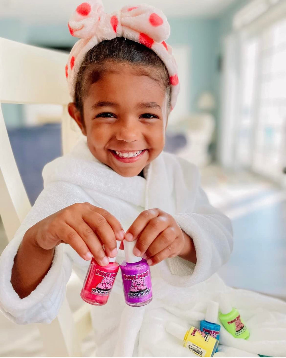 Piggy Paint Happy Hands Set virtually odorless finish ideal for sensitive noses during play.