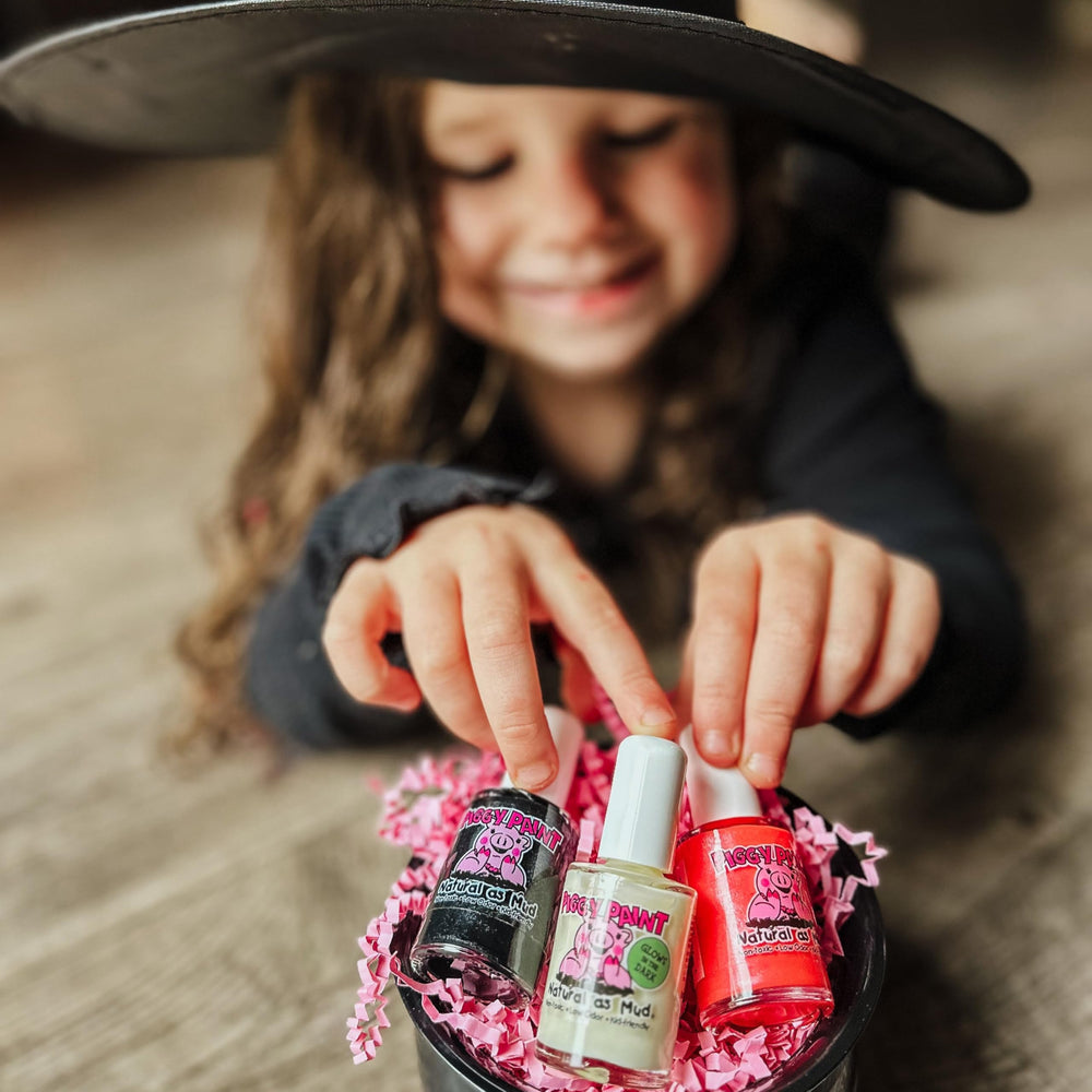 Piggy Paint odorless water-based formula shown for comfortable use.
