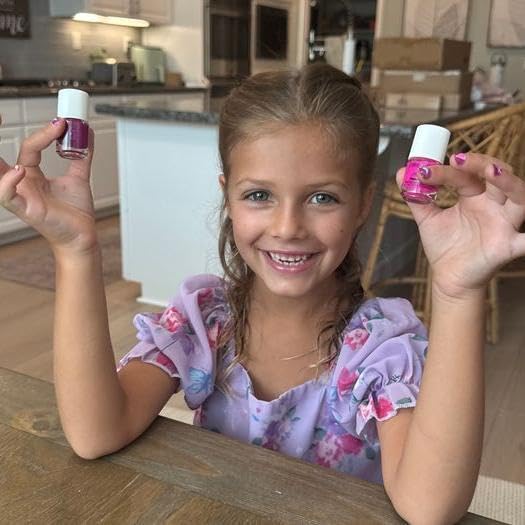 Piggy Paint Pretty Princess gift-set packaging showcases all-in-one kid safe manicure kit.