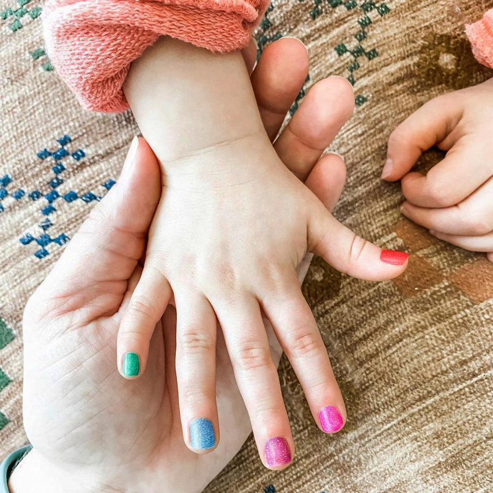 Odorless water-based Piggy Paint close-up emphasizes safe, kid-friendly formula.