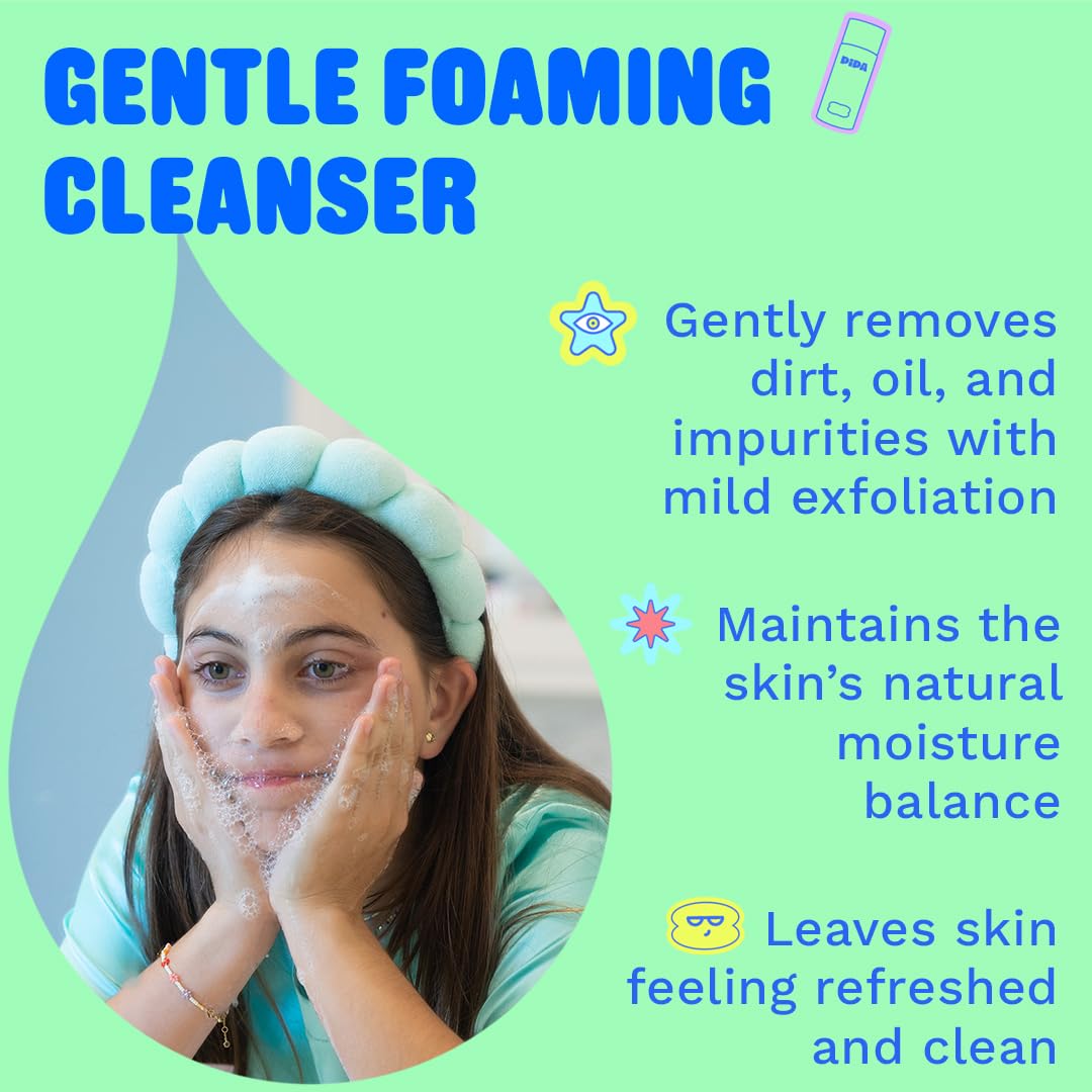 Pipa Skincare Squeaky Clean foaming cleanser foam closeup highlights light foam for young skin.