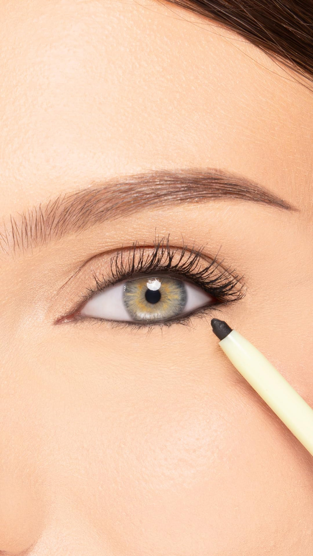 Pixi Eye Define Waterline waterproof test demonstrates smudge-proof wear along the waterline.