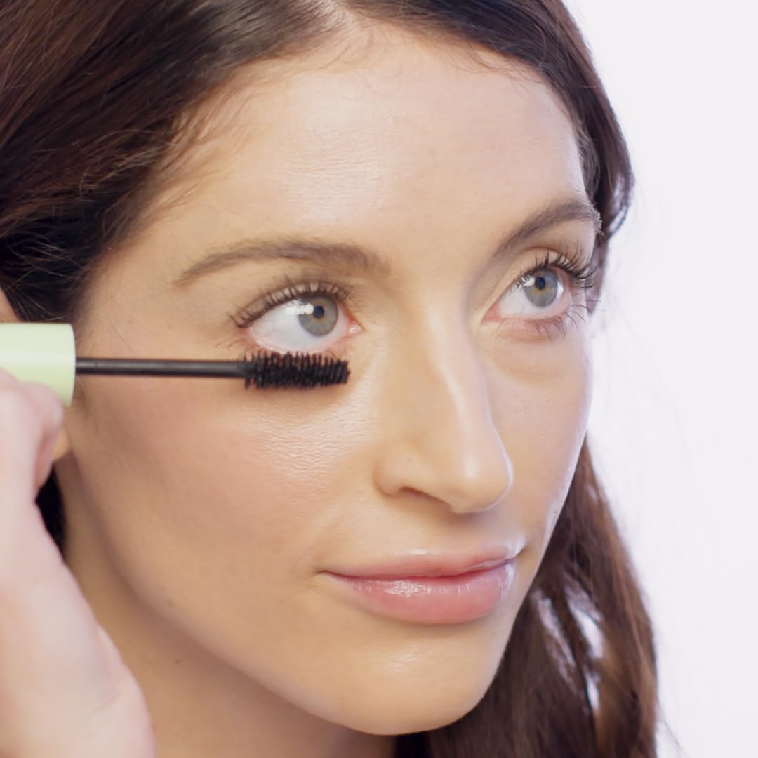 Pixi Large Lash Mascara swatch in Bold Black shade for quick color check