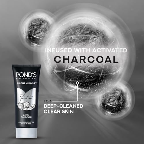 Empaque visible de POND'S Pure White, fácil de identificar en el baño.