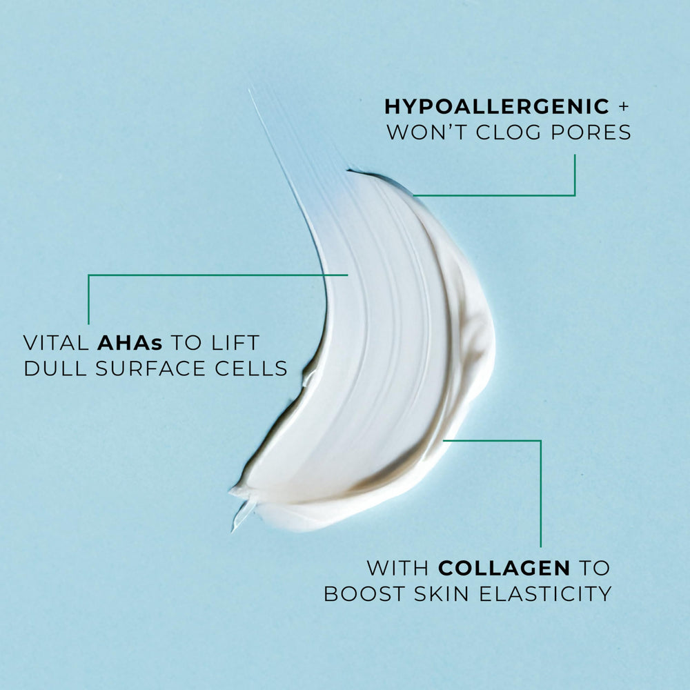 POND’S Rejuveness texture closeup highlighting creamy, daily moisturizer consistency.