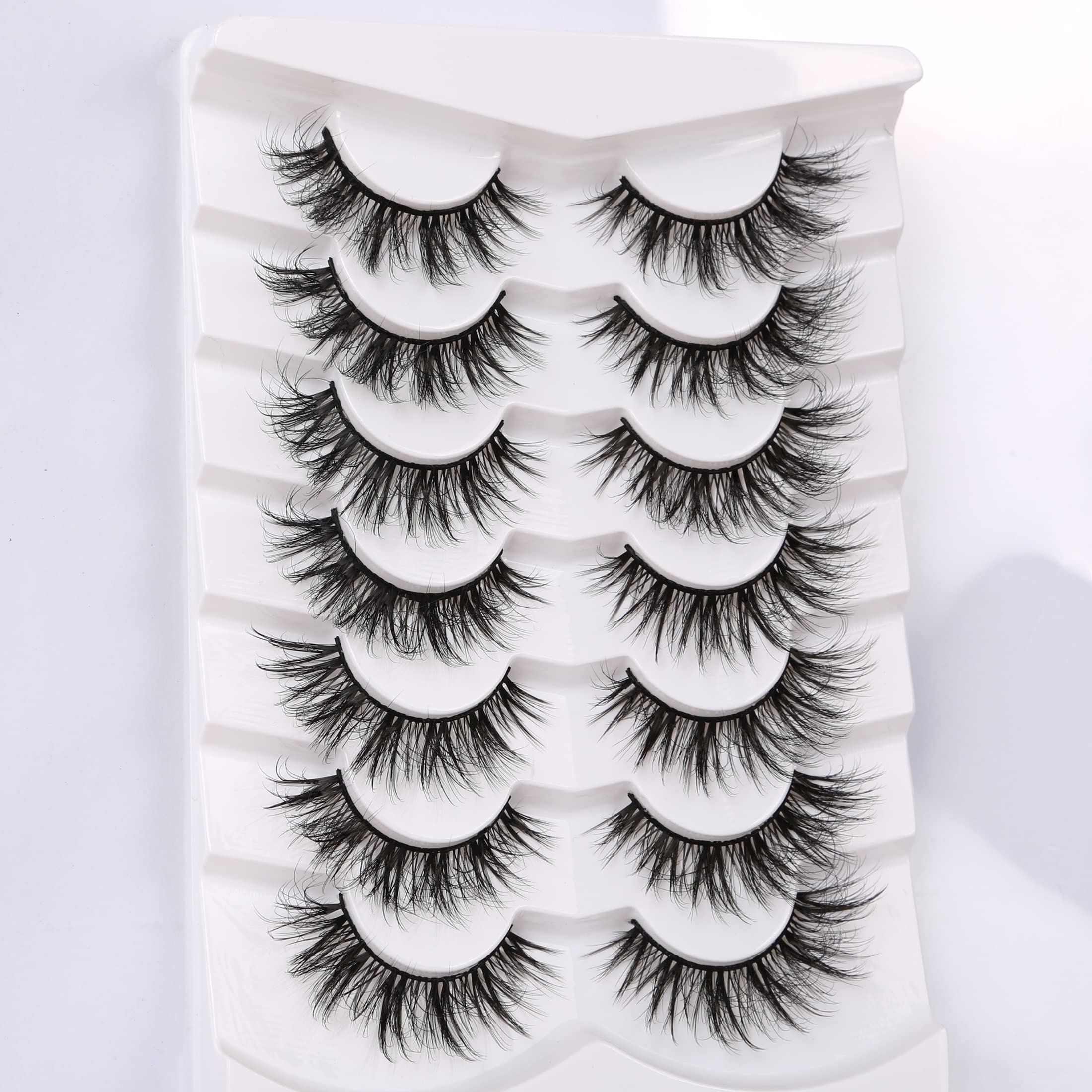 Pooplunch seven-pairs-pack lashes give versatile options for events and daily wear.