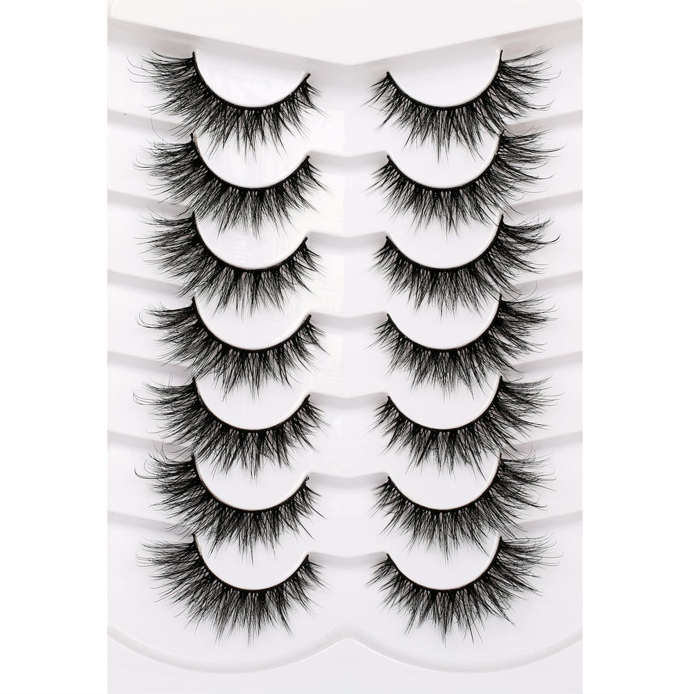 Pooplunch 8D faux mink lashes closeup showing soft dramatic definition
