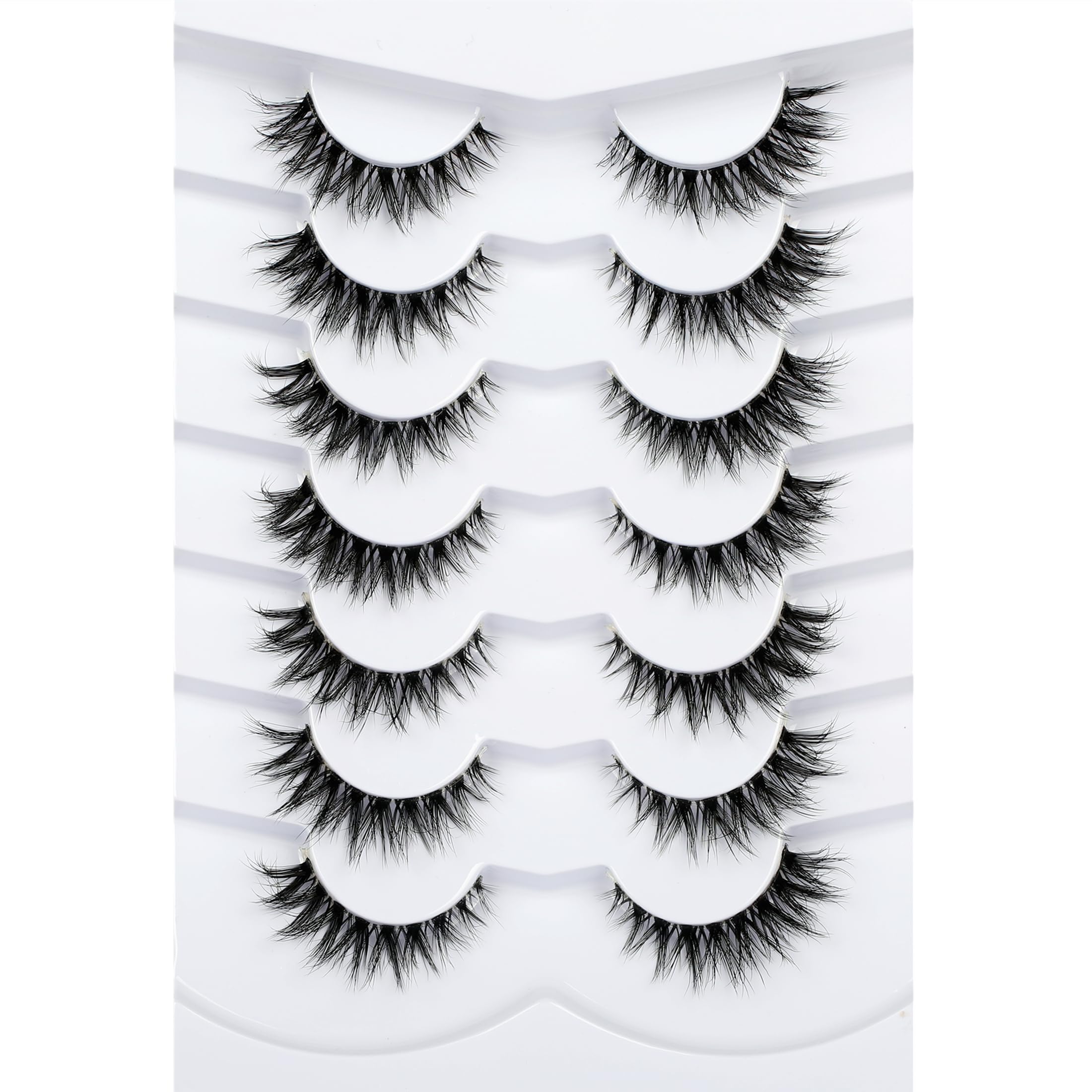 Pooplunch 8D silk lashes closeup showing soft weightless feel for everyday beauty.