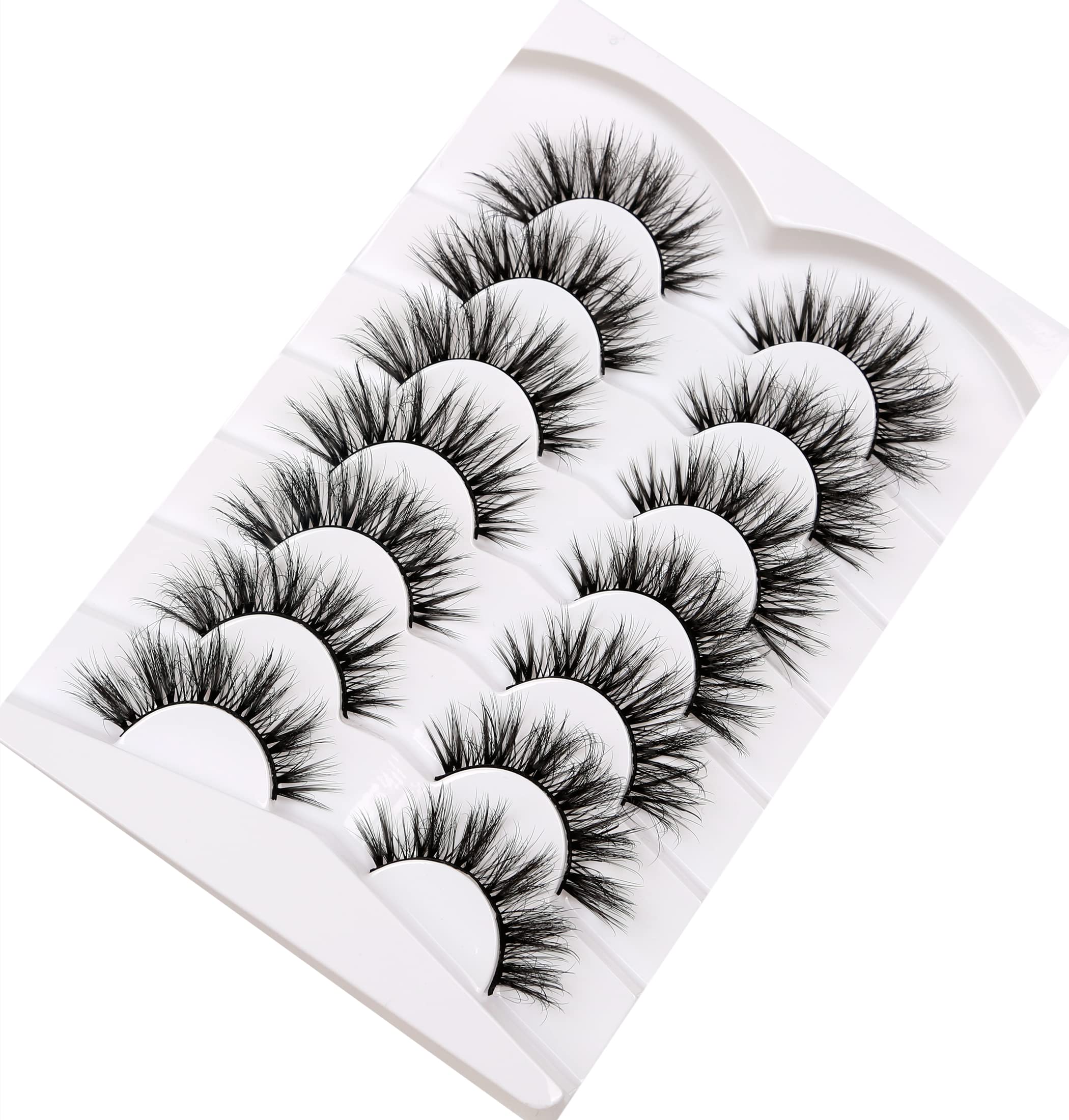 Pooplunch daily-wear lashes enable quick, easy application and lasting comfort.