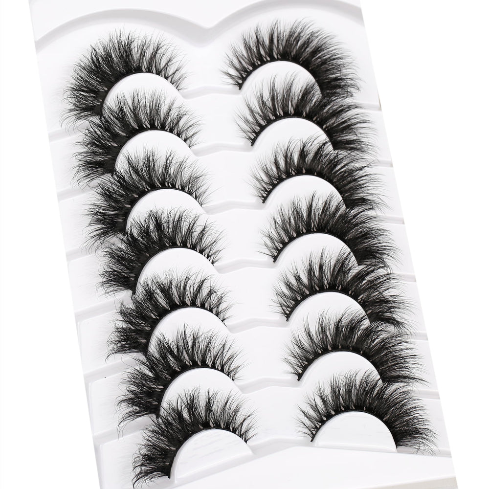 Pooplunch flexible lash band adapts to lids for comfy all-day wear.