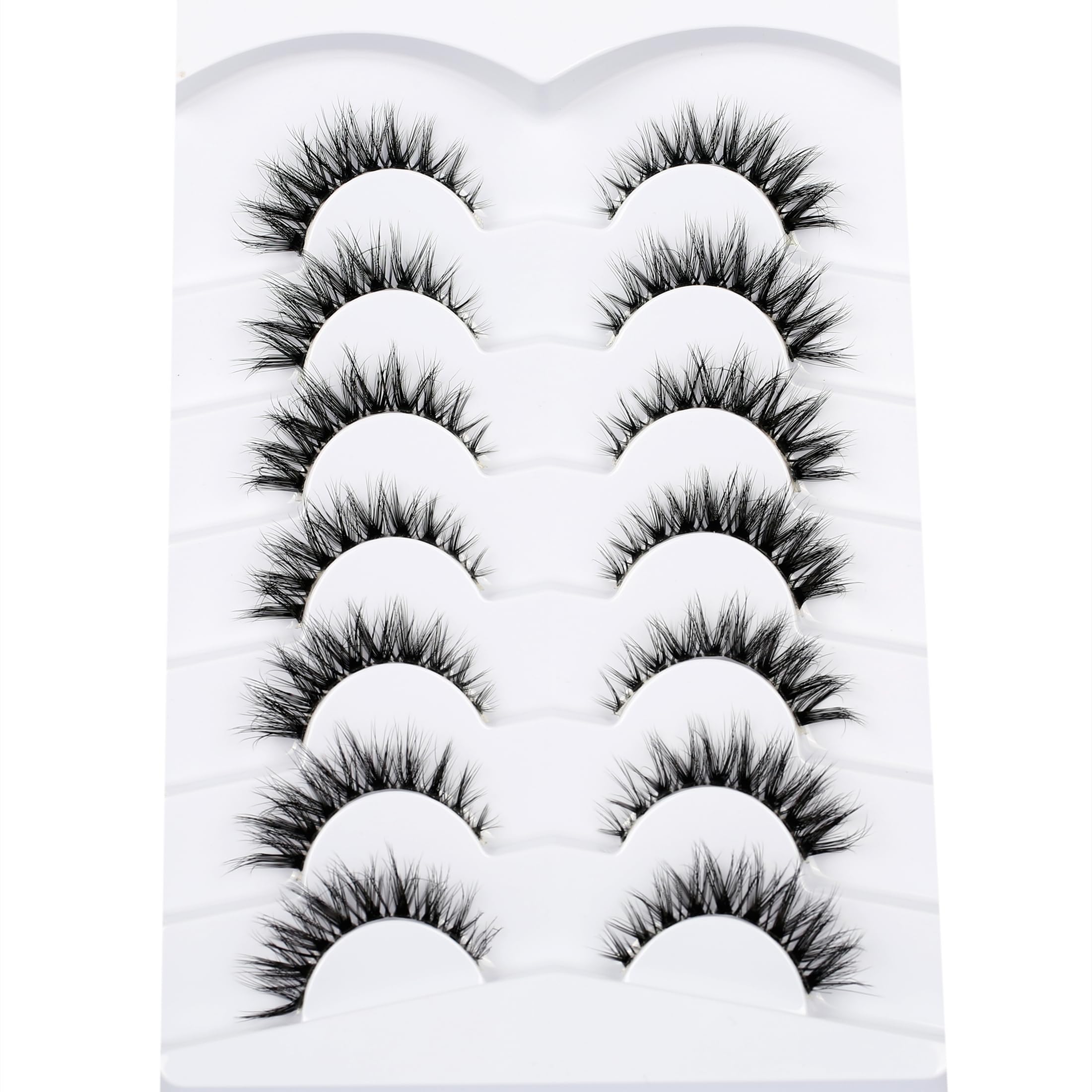Pooplunch easy-application visual demonstrates simple lash placement.