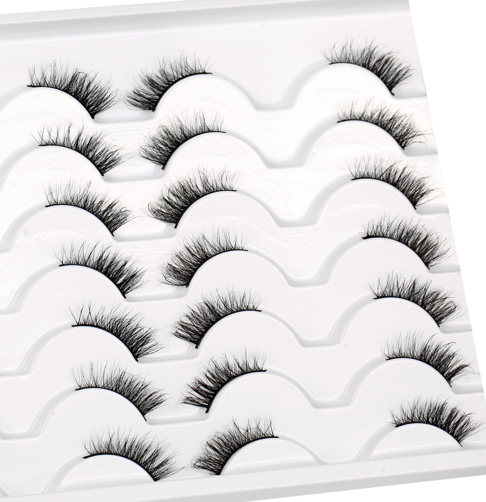 Pooplunch black-finish lashes frame eyes with defined depth.