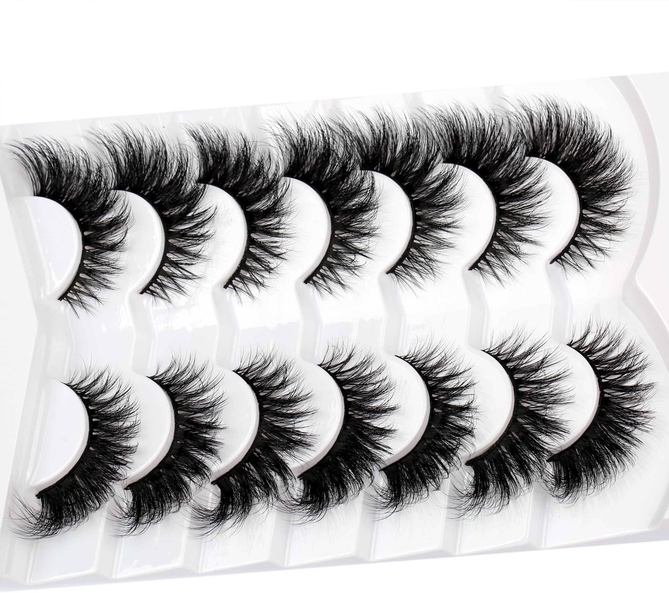 Pooplunch handmade lashes crafted with precision for professional-looking results.
