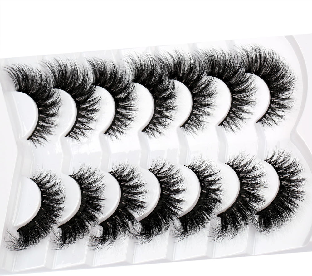 Pooplunch handmade lashes crafted with precision for professional-looking results.