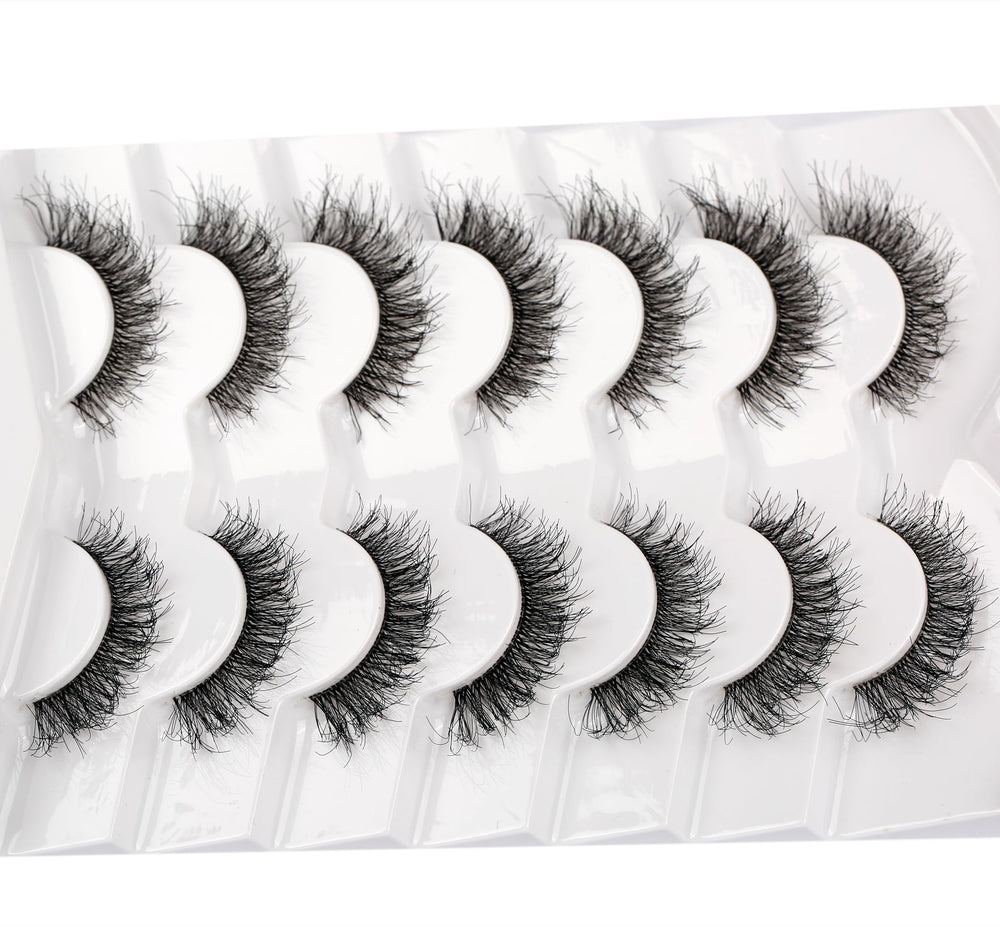 Pooplunch soft cotton band lashes provide painless all-day wear.