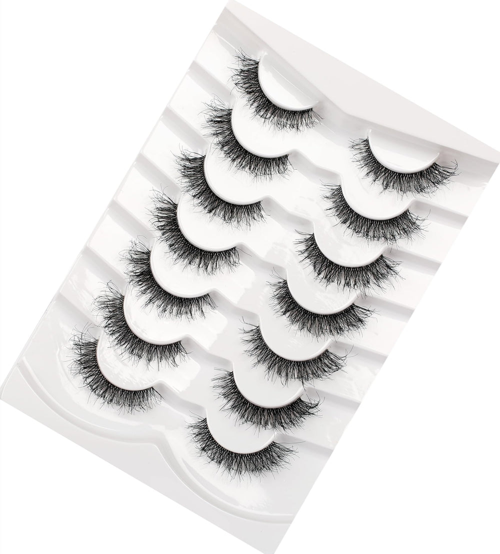 Pooplunch wispy volume lashes with cotton band for comfortable wear.