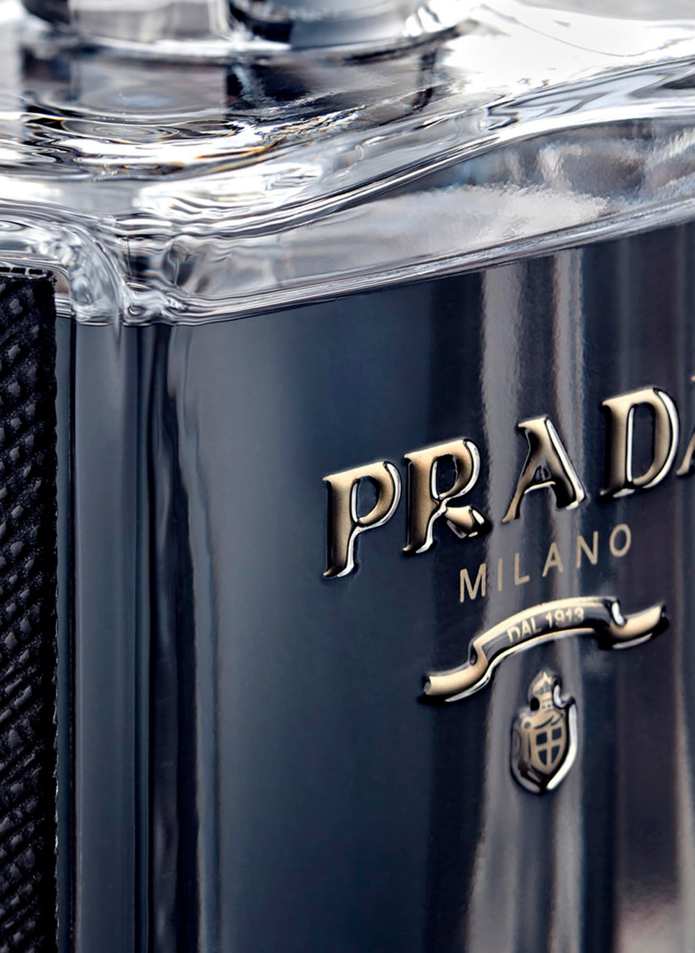 Prada L'Homme EDT spray-nozzle, easy to refresh between tasks.