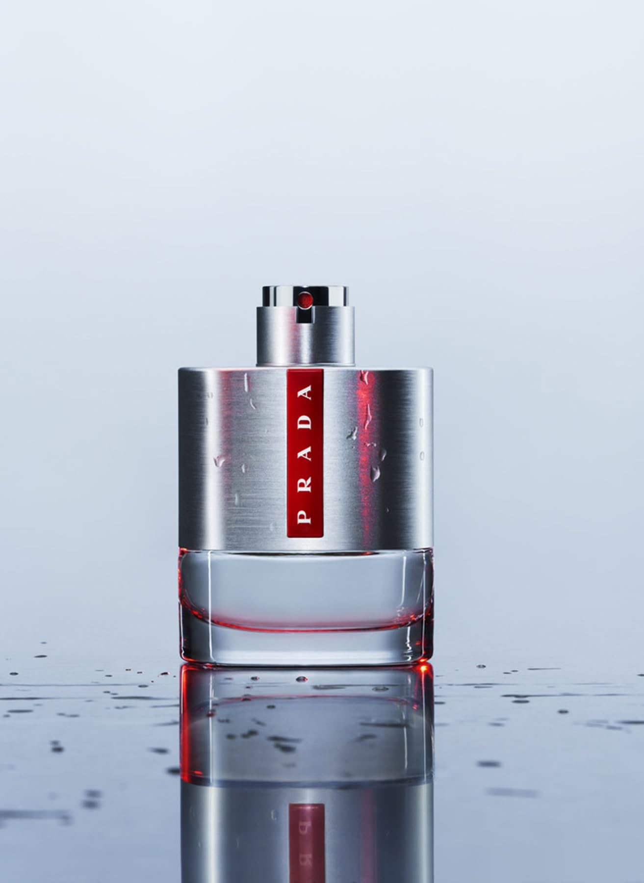 Prada Luna Rossa spray action demonstrates easy, even application.