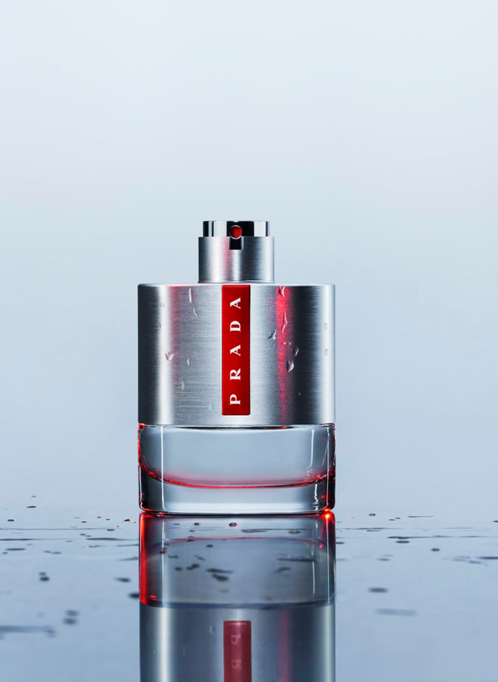 Prada Luna Rossa spray action demonstrates easy, even application.