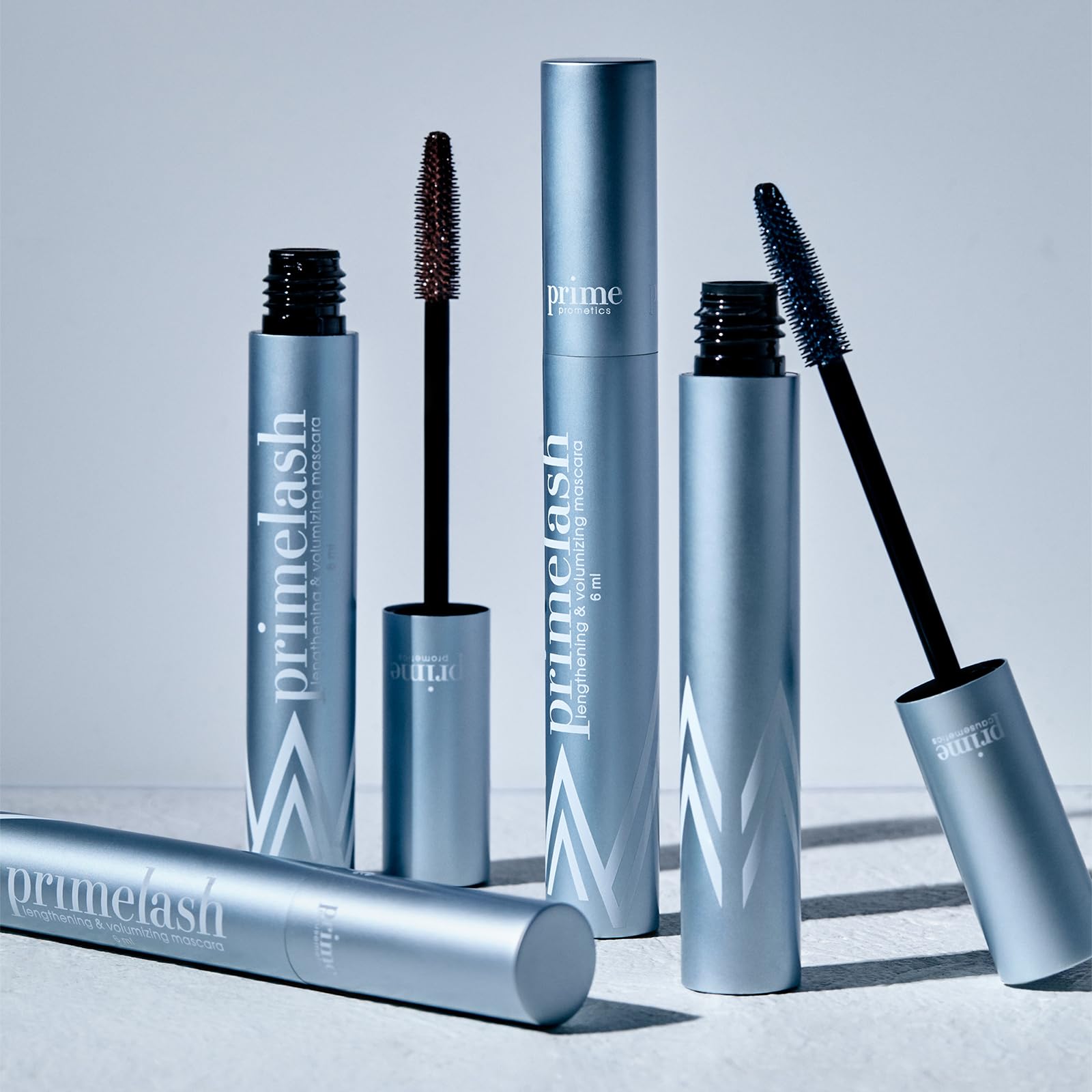 Prime Prometics PrimeLash long-stay wear photo highlighting smudge-free results.