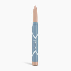 PrimeEyes crease-free application on mature eyelids for smooth color.