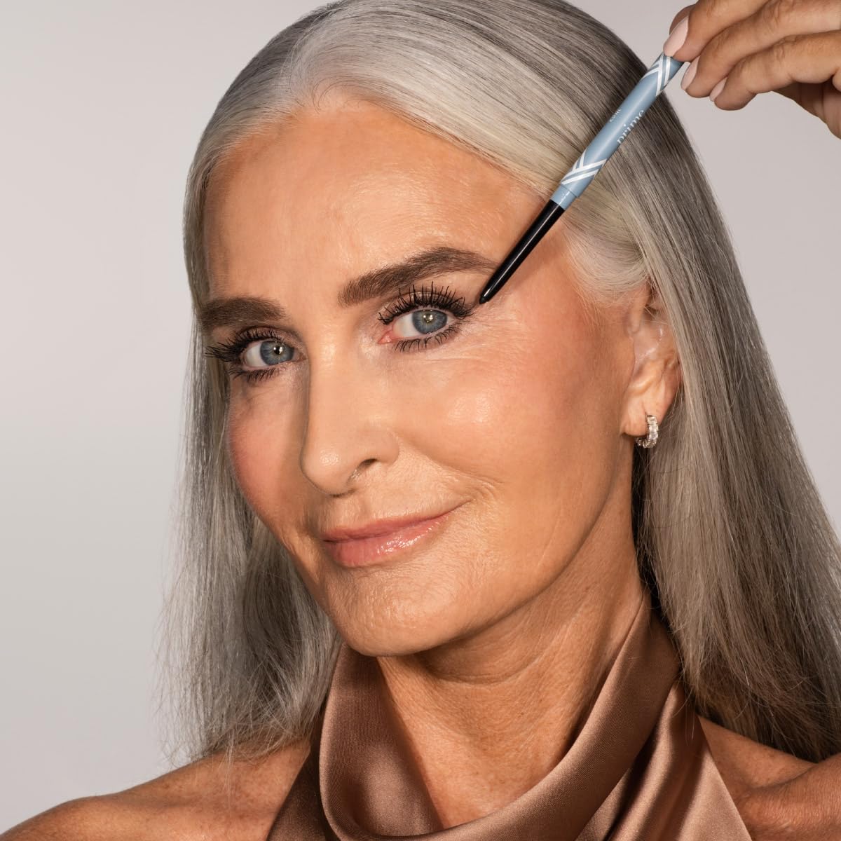 PrimePrometics PrimeEyes Glide Eyeliner with hyaluronic acid for gentle conditioning.
