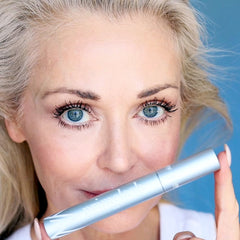Prime Prometics Magic Wand separates tiny lashes with no clumps.