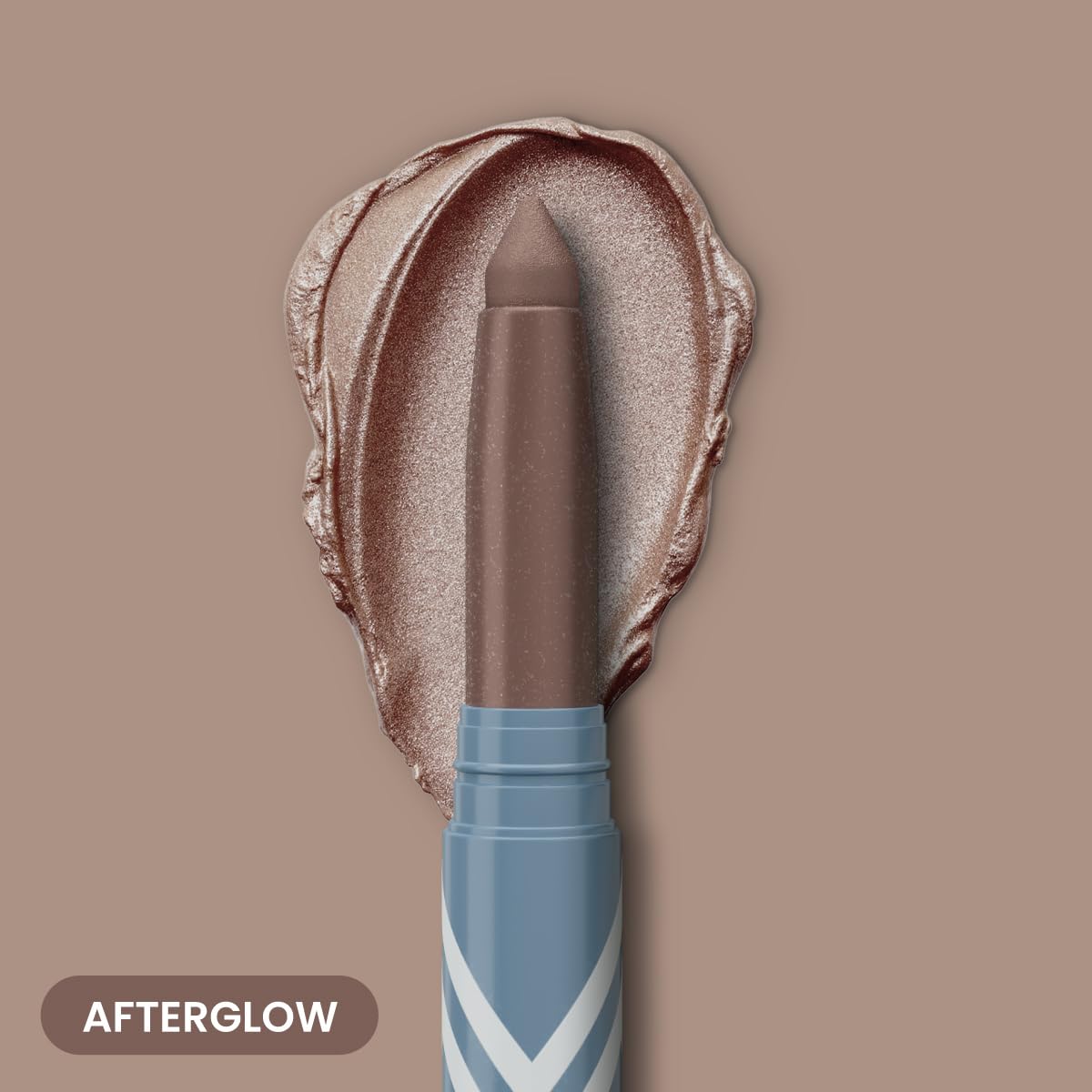 PrimeEyes hooded-eye test shows smudge-proof wear on challenging lids.