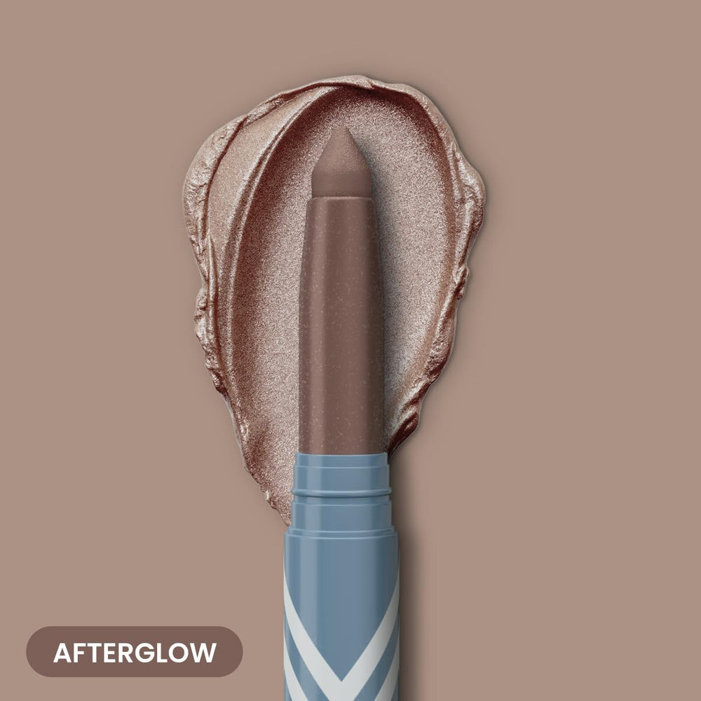 PrimeEyes hooded-eye test shows smudge-proof wear on challenging lids.