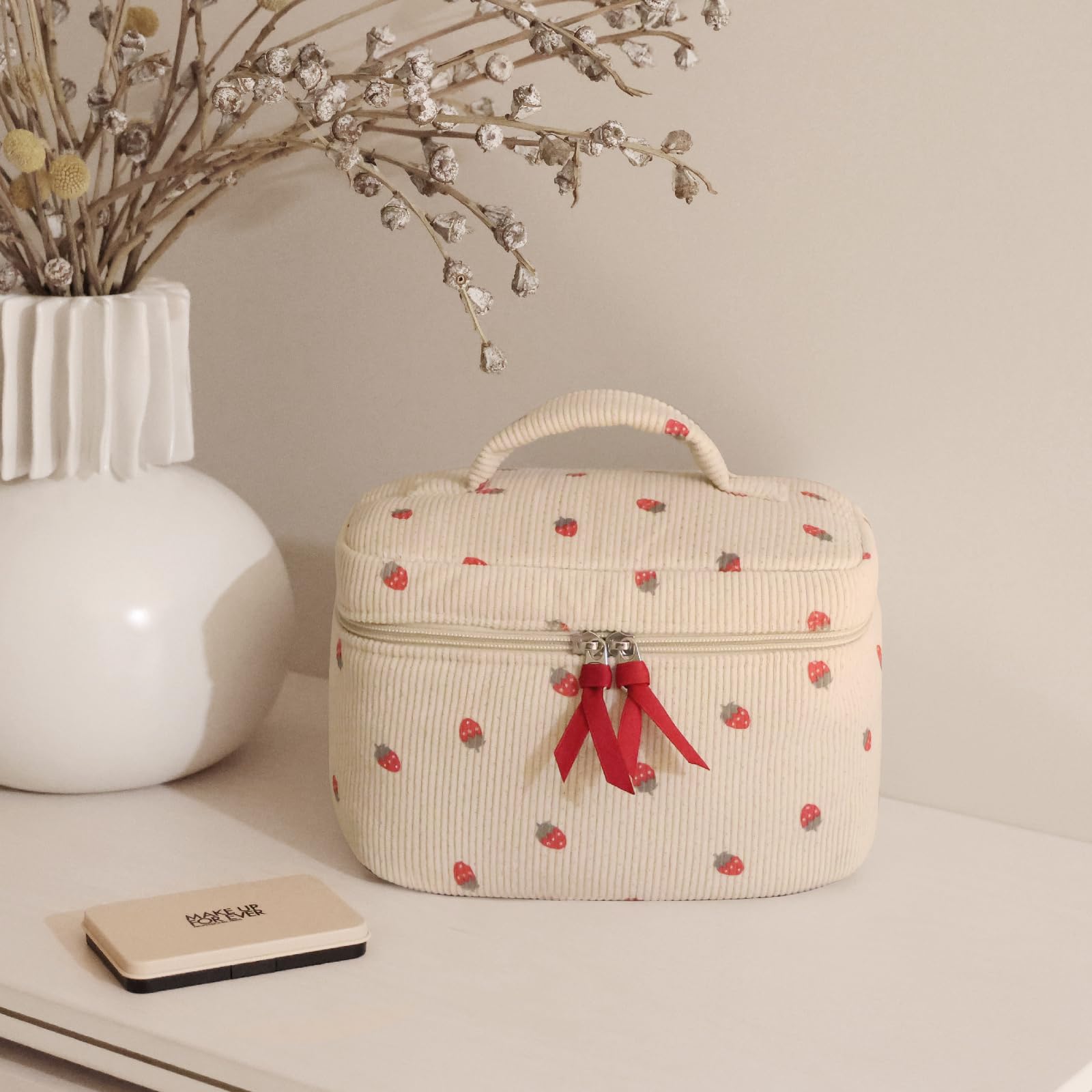 Prite multipurpose design serves as cosmetics organizer or toiletry pouch.