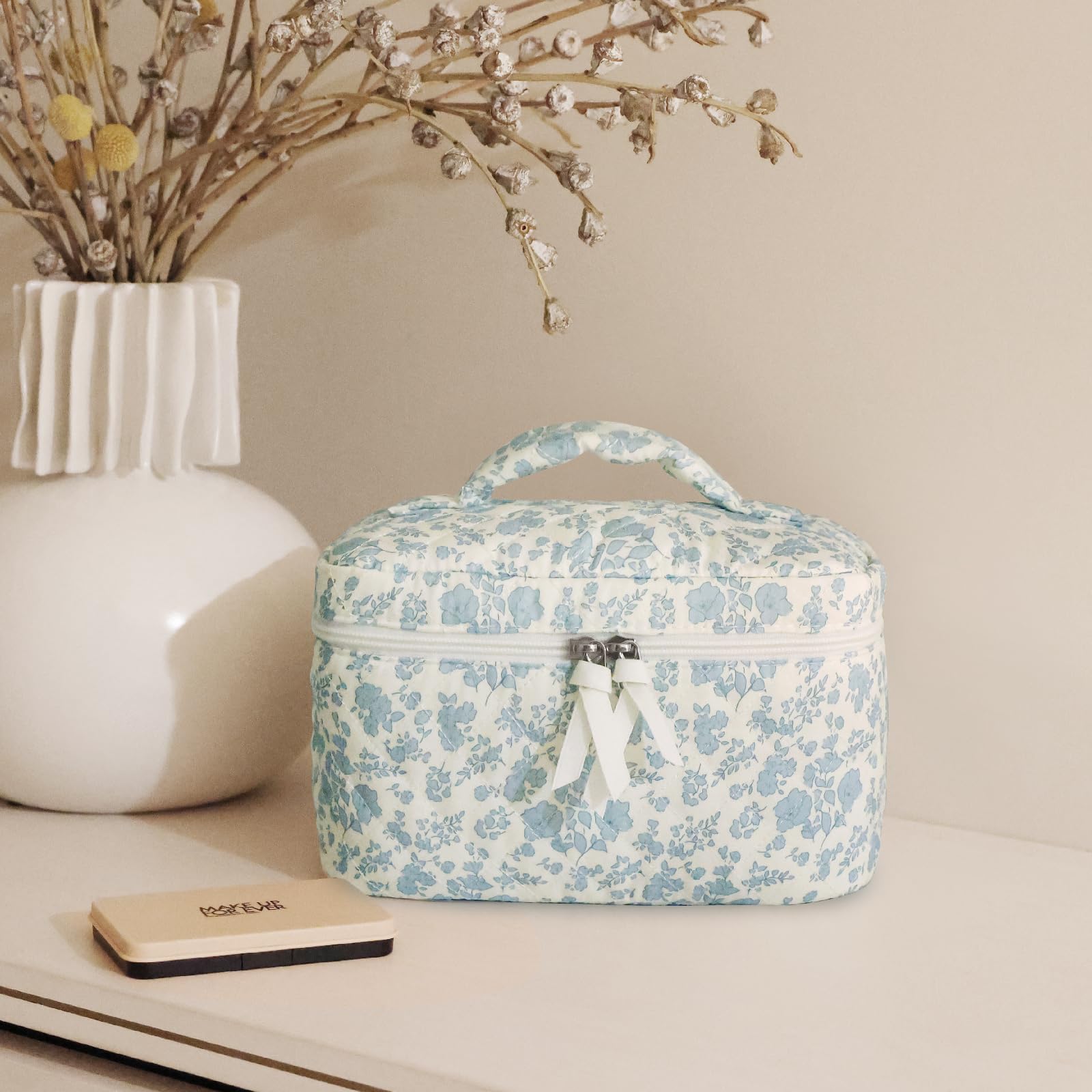 Prite cotton makeup bag easy to clean and maintain after trips.