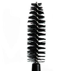 Prosa Mascara elongated lashes close-up highlights length and separation for dramatic eyes.