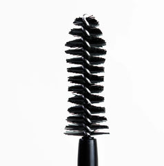 Prosa Mascara enduring glamour for day and night wear with long-lasting definition.