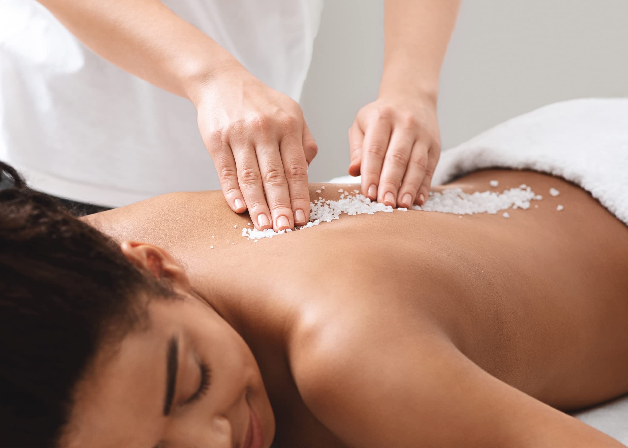 Pure Original Ingredients Epsom Salt for exfoliation and DIY bath products.
