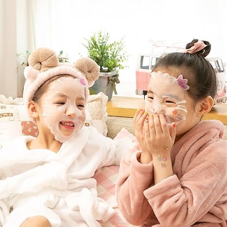 Puttisu soft cotton mask sheet placed on a child's skin for comfortable wear.