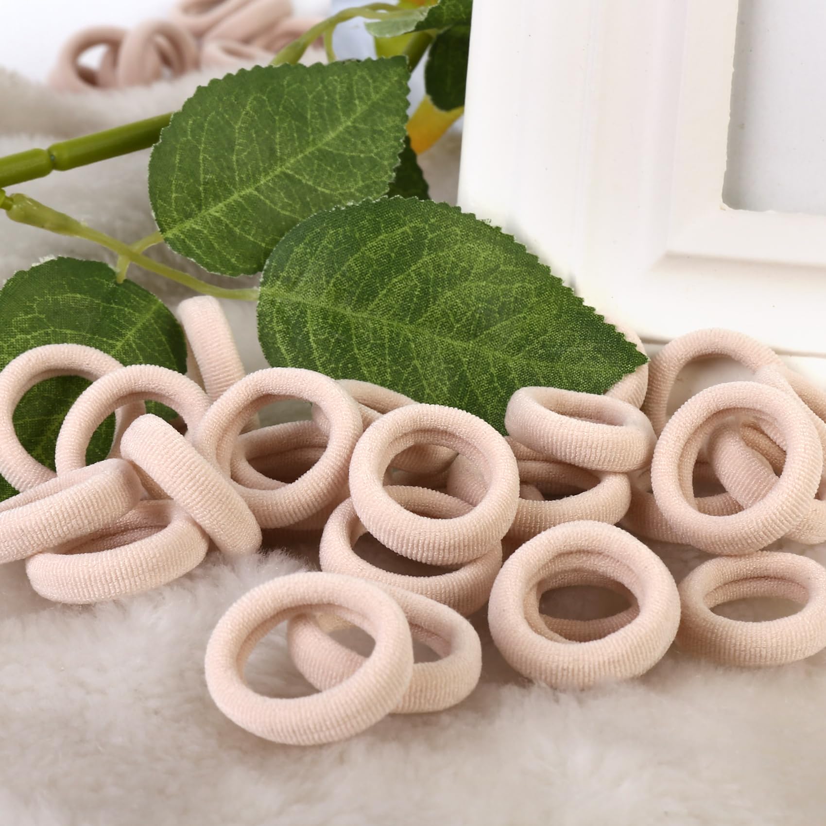 Qarwayoc toddler blonde hair band ideal for everyday wear.